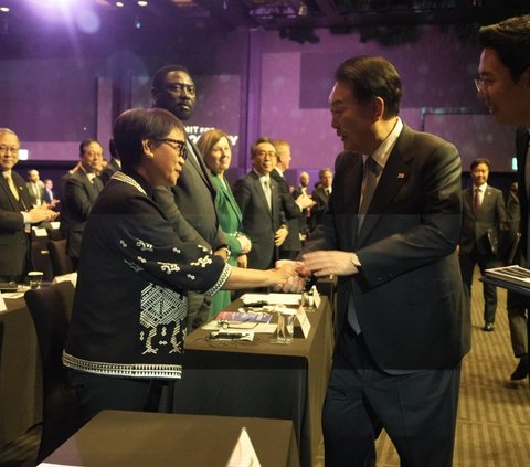 Kunker ke Seoul, Menlu Retno Hadiri Ministerial Conference Summit for Democracy