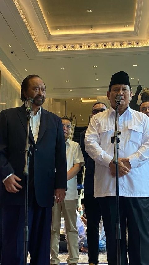 Momen Prabowo Berkunjung Ke Nasdem, Digandeng Mesra Surya Paloh<br>