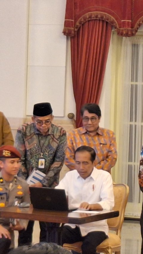 Kompak! Presiden Jokowi, Wapres Ma’ruf & Sejumlah Menteri Lapor SPT Pajak Bersama di Istana