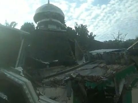 Warga Bawean Dengar Dentuman dari arah Laut saat Gempa Tuban, Rumah hingga Masjid Porak Poranda