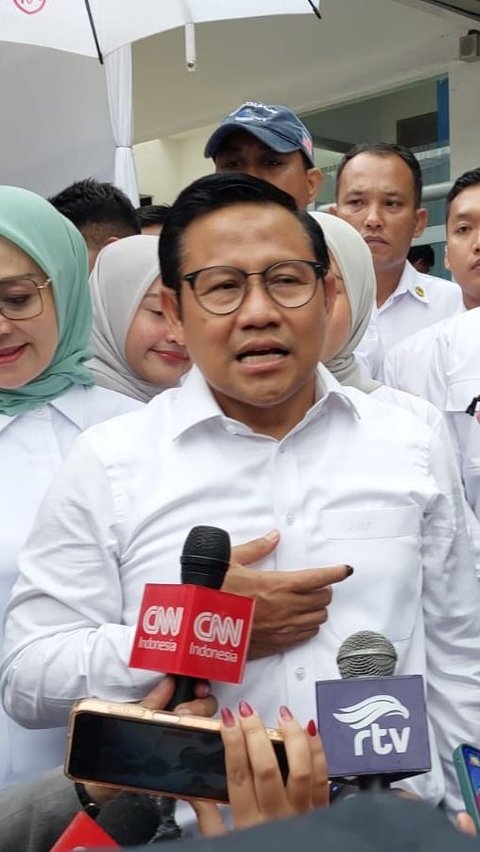 Pilih Masuk Mobil, Begini Reaksi Cak Imin Tanggapi Surya Paloh Bertemu Prabowo