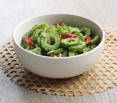 Making Delicious Bitter Gourd Stir-Fry, There is a Trick to Reduce Its Bitter Taste