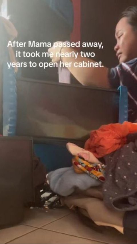 New Child Dares to Open the Wardrobe After 2 Years of Mother's Death, Immediately Cries Seeing Its Contents