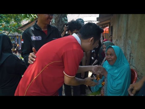 10 Potret Denny Cagur yang Terpilih Menjadi Anggota DPR RI, Banjir Ucapan Selamat dari Rekan Seleb Hingga Mendapat Sebutan 'Pak Dewan'