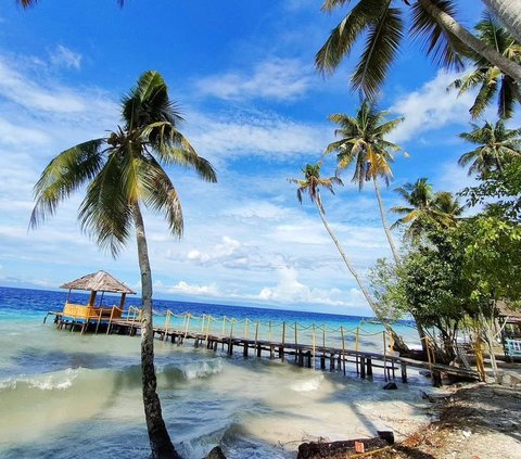 Indahnya Pantai Poganda di Banggai Sulawesi Tengah, Destinasi Wisata Para Pencari Ketenangan