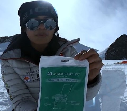 Turns out, This is How to Poop in Antarctica Without a Toilet and Water, Apparently Using this Tool