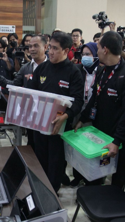 FOTO: Gugat Hasil Pilpres ke MK, Tim Hukum Ganjar-Mahfud Minta Pemungutan Suara Diulang dan Prabowo-Gibran Didiskualifikasi