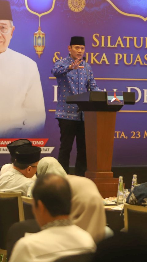 AHY menyampaikan sambutan dalam acara Silaturahmi dan Buka Puasa Bersama Partai Demokrat di Hotel Four Seasons, Jakarta, Sabtu (23/3/2024). Merdeka.com/Arie Basuki