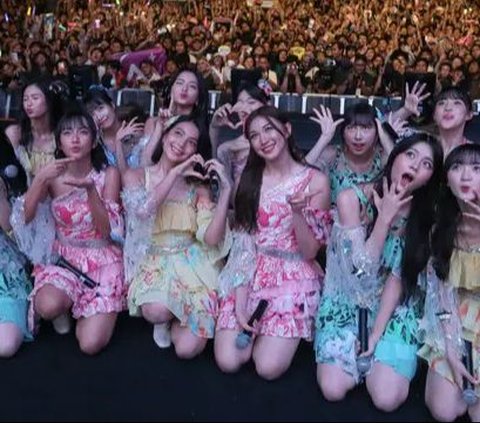 FOTO: Aksi JKT48 Guncang Panggung KapanLagi Buka Bareng BRI Festival 2024