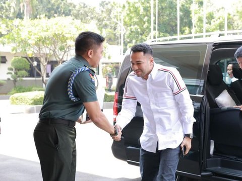 Potret Raffi Ahmad Bareng Mayor Teddy dan Asisten Ajudan Jokowi, Netizen 'Pak Mayor Senyum Dong'