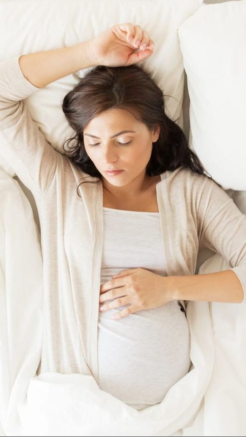 <b>Mitos Ibu Hamil Tidak Boleh Tidur Siang, Disebut Berdampak pada Janin</b>