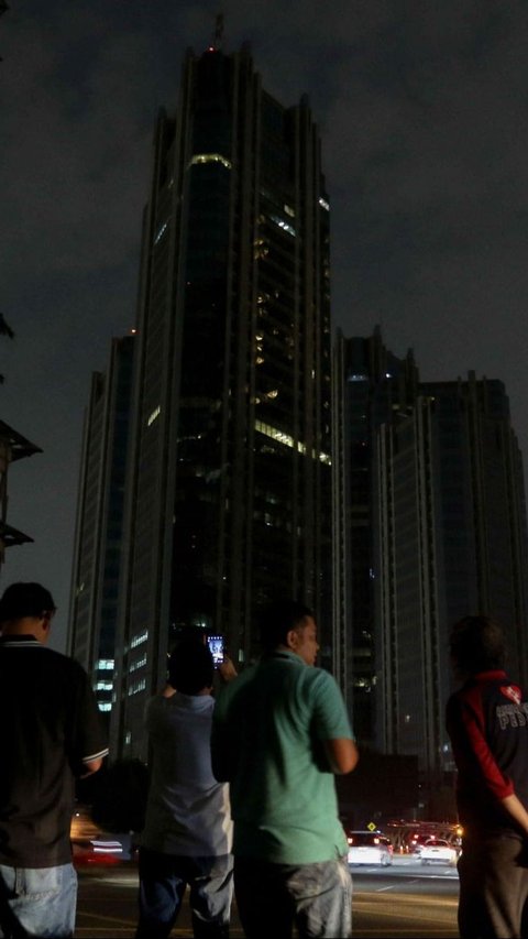 FOTO: Kampanye Hemat Energi, Ini Suasana Jakarta saat Earth Hours Selama 90 Menit<br>
