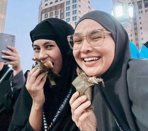 MasyaAllah! 8 Foto Paula Verhoeven Tampil Bercadar saat Umrah ke Tanah Suci di Bulan Ramadan, Bikin Pangling