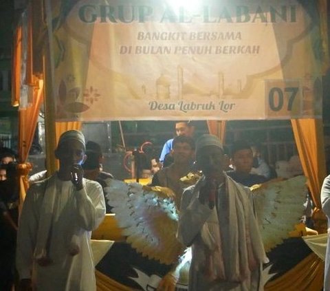 Warga Tumpah Ruah di Alun-Alun Lumajang Saksikan Syiar Agama Dibalut Kesenian Patrol