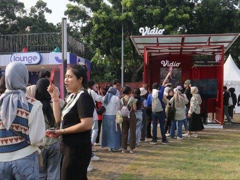 FOTO: Antusiasme Pengunjung di Hari Kedua KapanLagi Buka Bareng BRI Festival 2024, Sederet Booth Menarik Dipenuhi Antrean