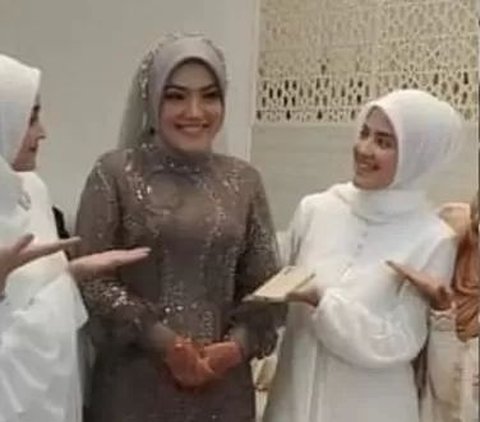 8 Portraits of Syarifah Mona, the New Wife of Habib Rizieq Shihab, Young and Beautiful Student