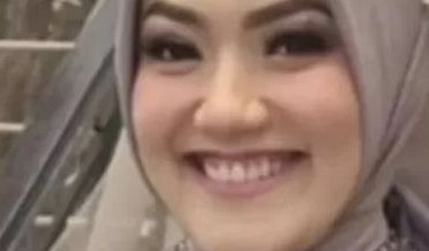 8 Portraits of Syarifah Mona, the New Wife of Habib Rizieq Shihab, Young and Beautiful Student