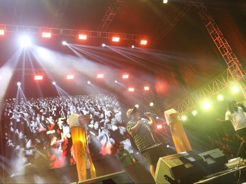 FOTO: Penampilan Feel Koplo Jadi Penutup Rangkaian Acara KapanLagi Buka Bareng BRI Festival 2024