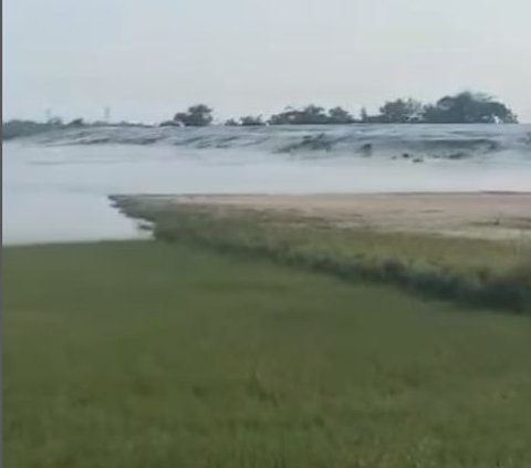 Portrait of the Appearance of Mud Eruption in Grobogan, Emerges after the Tuban Earthquake