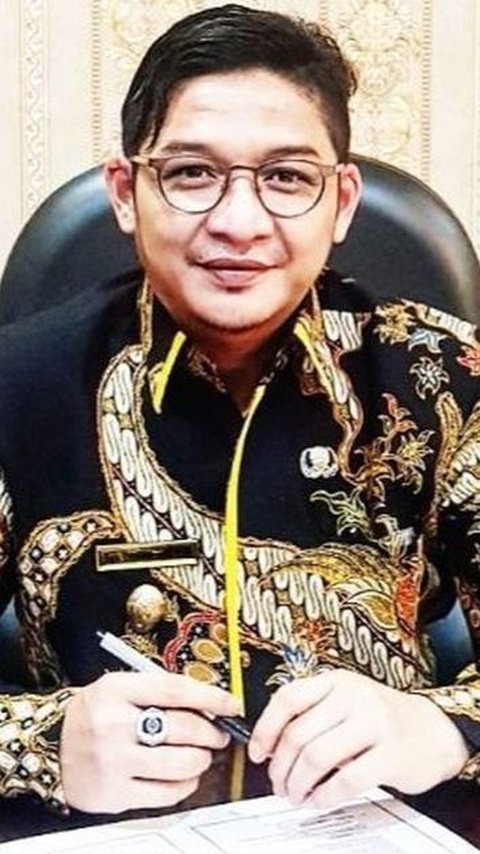 Sigit Purnomo atau Pasha Ungu yang bertarung untuk PAN di Dapil DKI Jakarta 3 juga meraih suara cukup besar, yakni 50.222.<br>