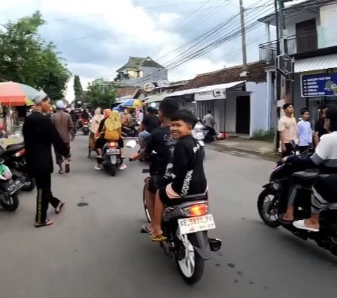 Tersohor di Indonesia, Momen bulan Ramadan di Kampung Madinah Temboro Magetan saat Berburu Takjil Kebab & Nasi Kebuli