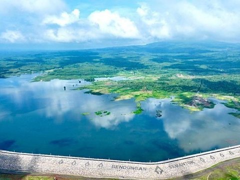 Potret Megah Bendungan Semantok, Bendungan Terpanjang di Asia Tenggara yang Pembangunannya Telan Dana Rp2,5 Triliun