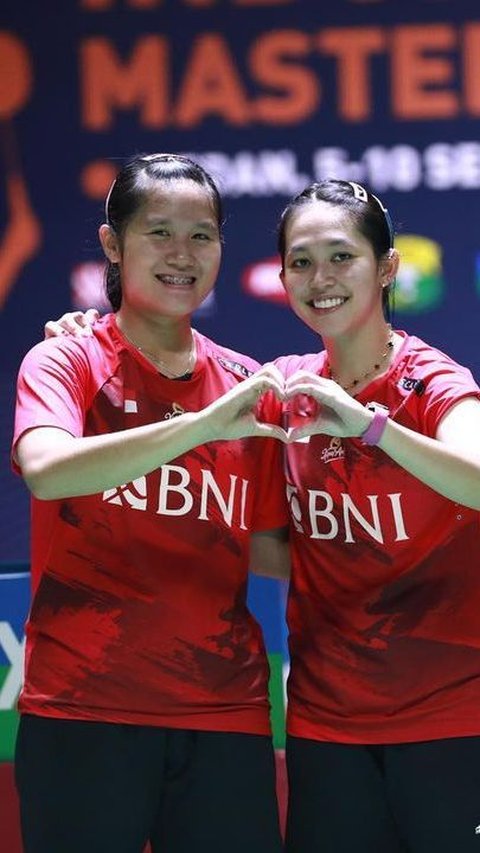 Lanny dan Ribka berhasil menjadi juara Swiss Open 2024 setelah mengalahkan Hsu Ya Ching/Lin Wan Ching. Pasangan ini melewati kemenangan tiga gim penuh perjuangan.