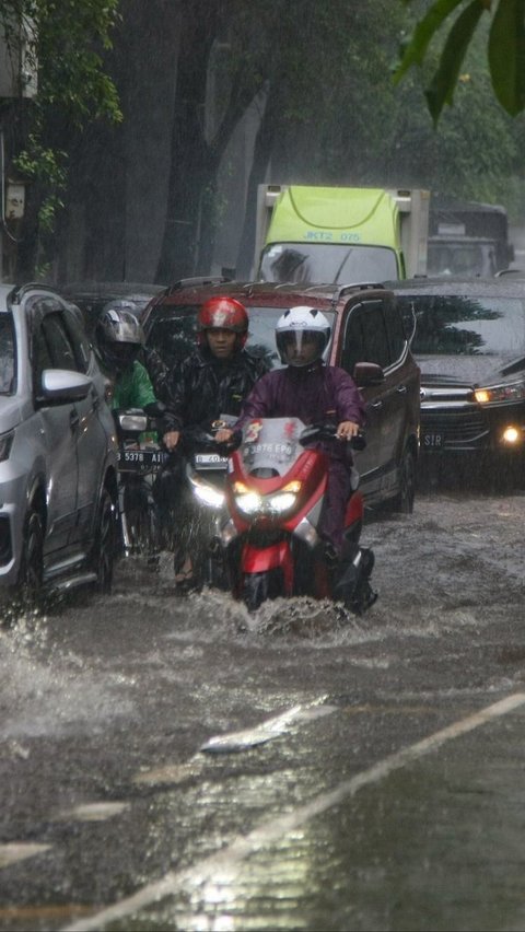 Pemprov Jakarta Diminta Evaluasi Penanganan Banjir saat Cuaca Ekstrem