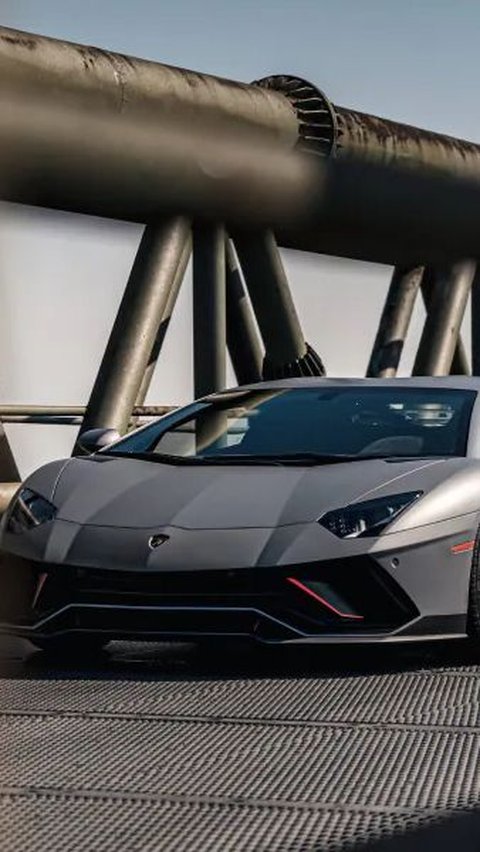 Lamborghini Aventador 2024: Kecepatan dan Sporty di Kelasnya<br>