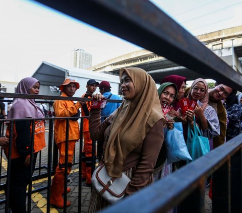 Harga Kebutuhan Pokok Naik, BRI Life Sebar Bantuan Sembako di 18 Kantor Regional