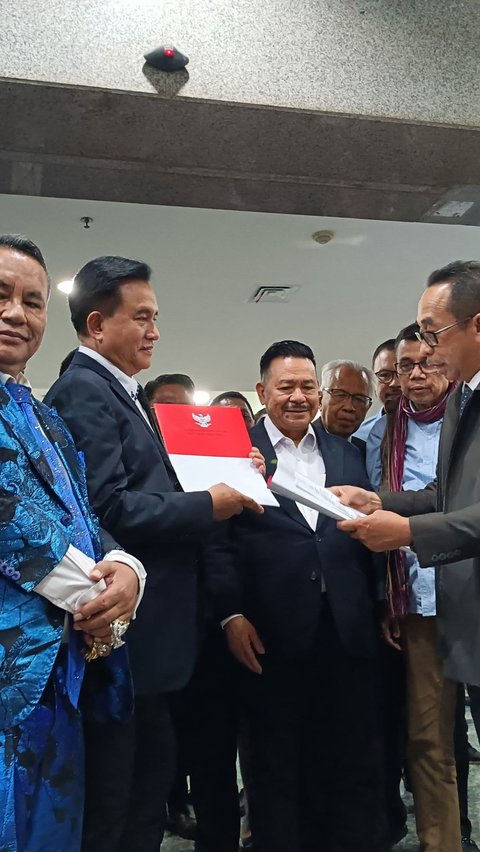 Prabowo-Gibran Resmi Daftar sebagai Pihak Terkait Sengketa Pilpres, Optimis Menang Lawan Kubu 01 dan 03