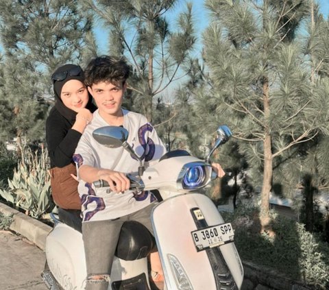 Potret Adam Anak Ucok Baba,  Beranjak Remaja Romantis Bareng Pacar