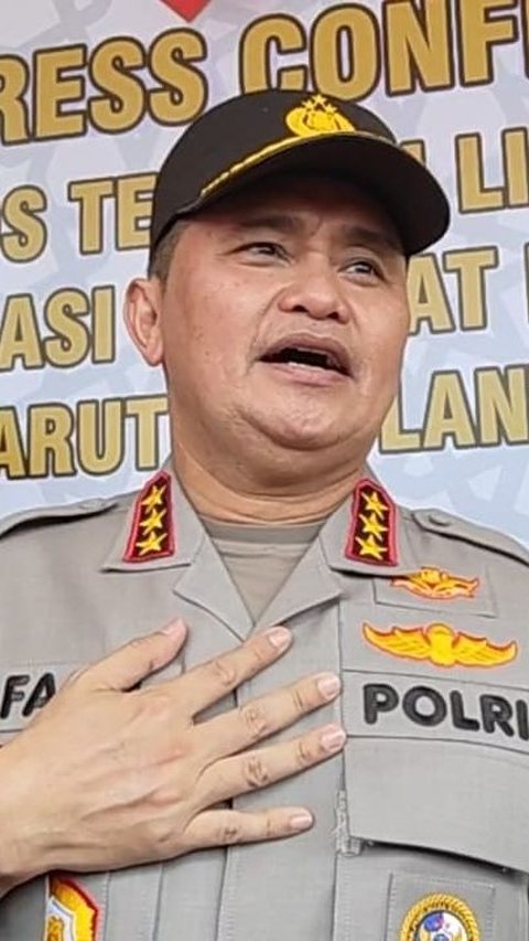 Jenderal Polisi Kagum Bhabinkamtibmas Pakai Uang Sendiri Bangun Masjid, Langsung Dipeluk Erat