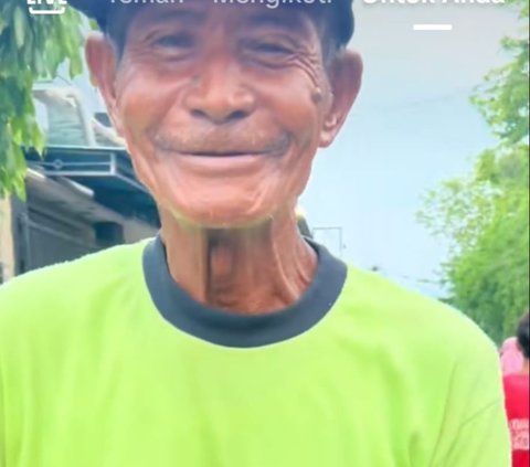 Viral Momen Haru Kakek Penjual Jagung yang Sepi Pembeli, Bahagia saat Dagangannya Dibeli