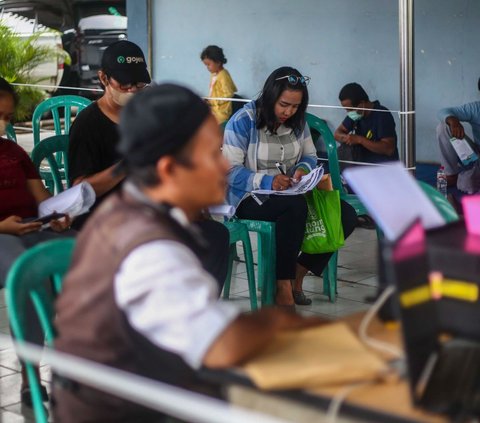 FOTO: Data Pendaftar Diverifikasi, Program Mudik Gratis Pemprov DKI Berpeluang Ada Sisa Kuota