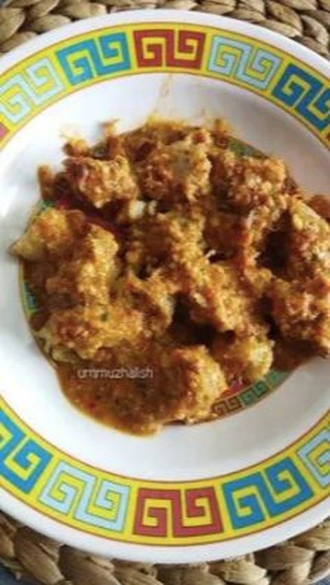 2. Pentol Kornet Ayam Sirat Bumbu Pecel<br>