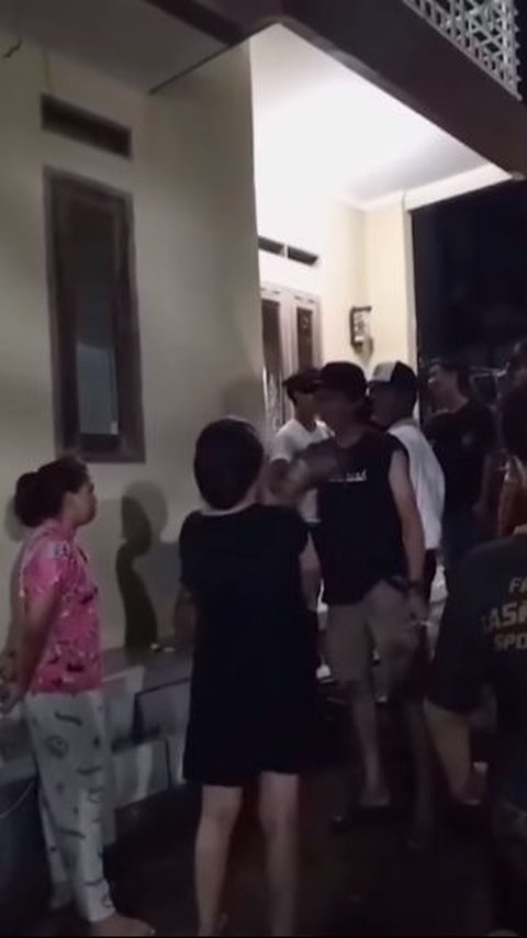 Viral, Residents of Depok Almost Engage in a Fight Due to Misunderstanding about Waking Up for Sahur.