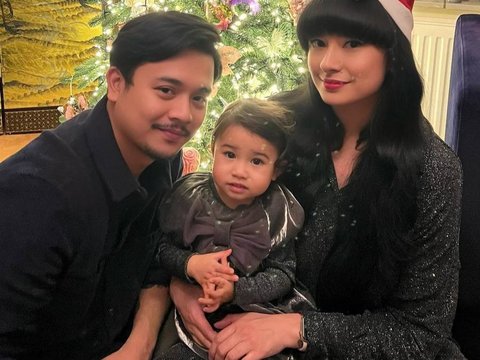 Kini jadi Ayah Satu Anak, ini Deretan Foto Terbaru Derby Romero Bersama Keluarga Kecilnya