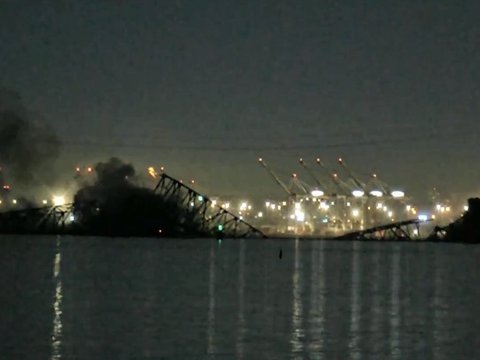 Moment Bridge Francis Scott Key in Baltimore Collapses Hit by Cargo Ship, Vehicles Fall into River