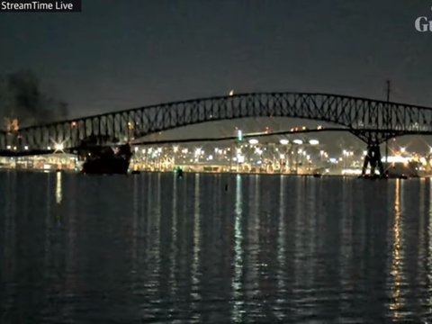 Moment Bridge Francis Scott Key in Baltimore Collapses Hit by Cargo Ship, Vehicles Fall into River