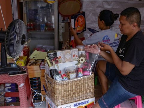 FOTO: Dua Pekan Jelang Lebaran, Pedagang Parcel Mulai Bermunculan di Barito