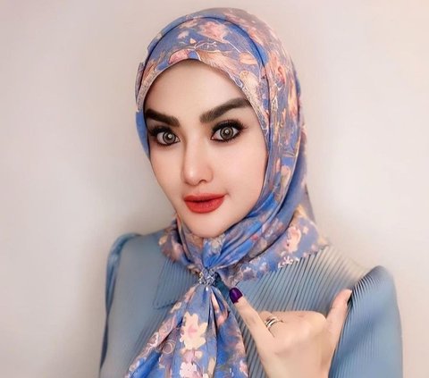 Bikin Pangling, Potret Terbaru Gina Youbi yang Makin Cantik Dalam Balutan Hijab