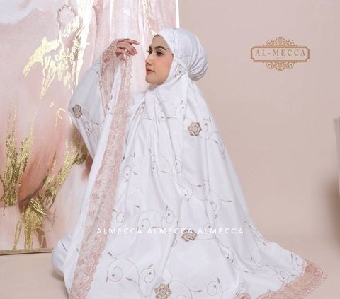 Tips memilih mukena bordir yang cantik dan pas dipakai untuk lebaran 2024 agar tampilan lebih memukau.