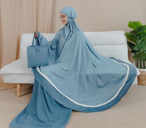Cara  memilih mukena dengan bahan rayon yang pas dan nyaman dipakai untuk lebaran 2024.