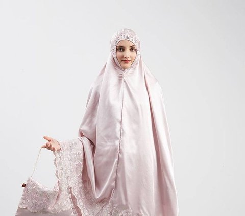 Tips dalam memilih mukena bermotif bordir dengan tepat agar pas saat dipakai dan penampilan makin cantik saat lebaran 2024.