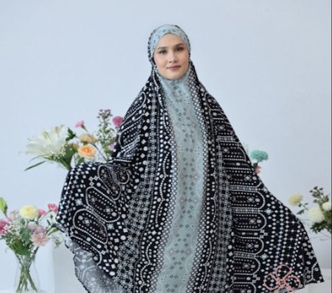 Rekomendasi merek mukena rayon dengan kualitas terbaik untuk lebaran 2024 yang bakal bikin kamu nyaman dan makin cantik.