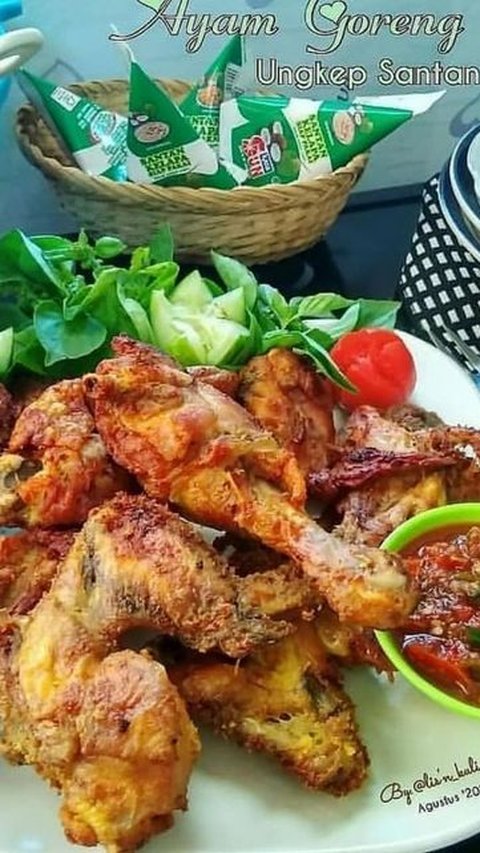 7. Resep Menu Lauk Buka Puasa: Ayam Goreng Ungkep Santan<br>