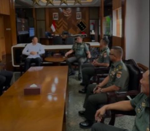 Momen Jenderal Maruli Hormat ke 'Juniornya' Menteri AHY saat Datangi Mabes TNI AD, Disambut Hangat Anak Buah Kasad