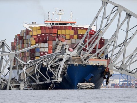 FOTO: Penampakan Jembatan Rangka Baja di AS Usai Tertabrak Kapal Kontainer Berbendera Singapura