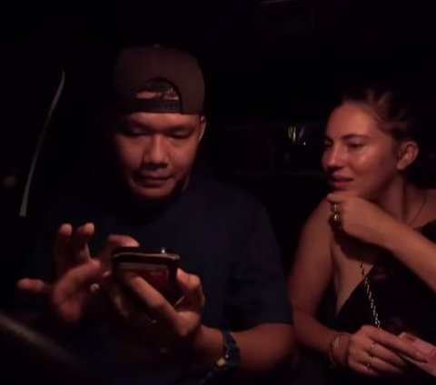 Asyiknya Jadi Driver Taksi Online di Bali, Penumpangnya Cewek Bule Cantik & Ramah Bisa Bikin Baper